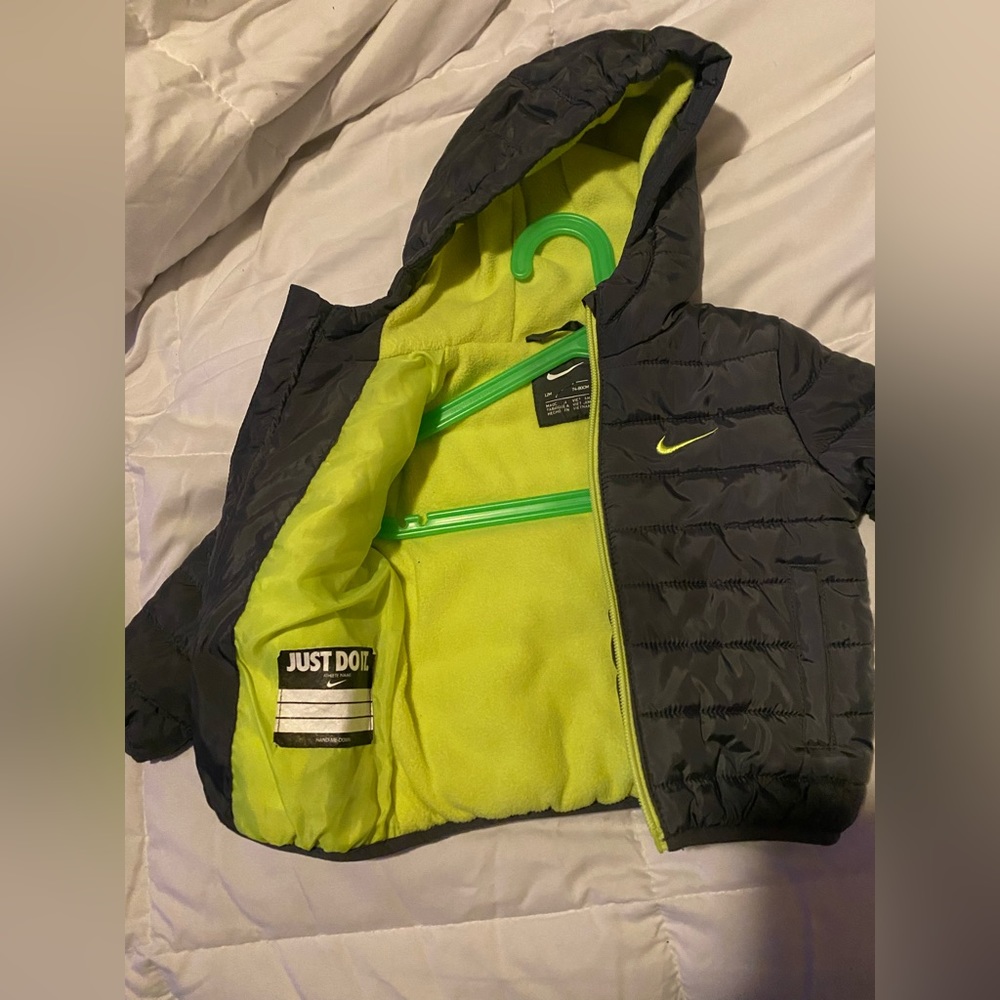 Nike Boy’s swoosh essential padded jacket